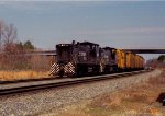 NS 2351 & 2395 lead a train southbound